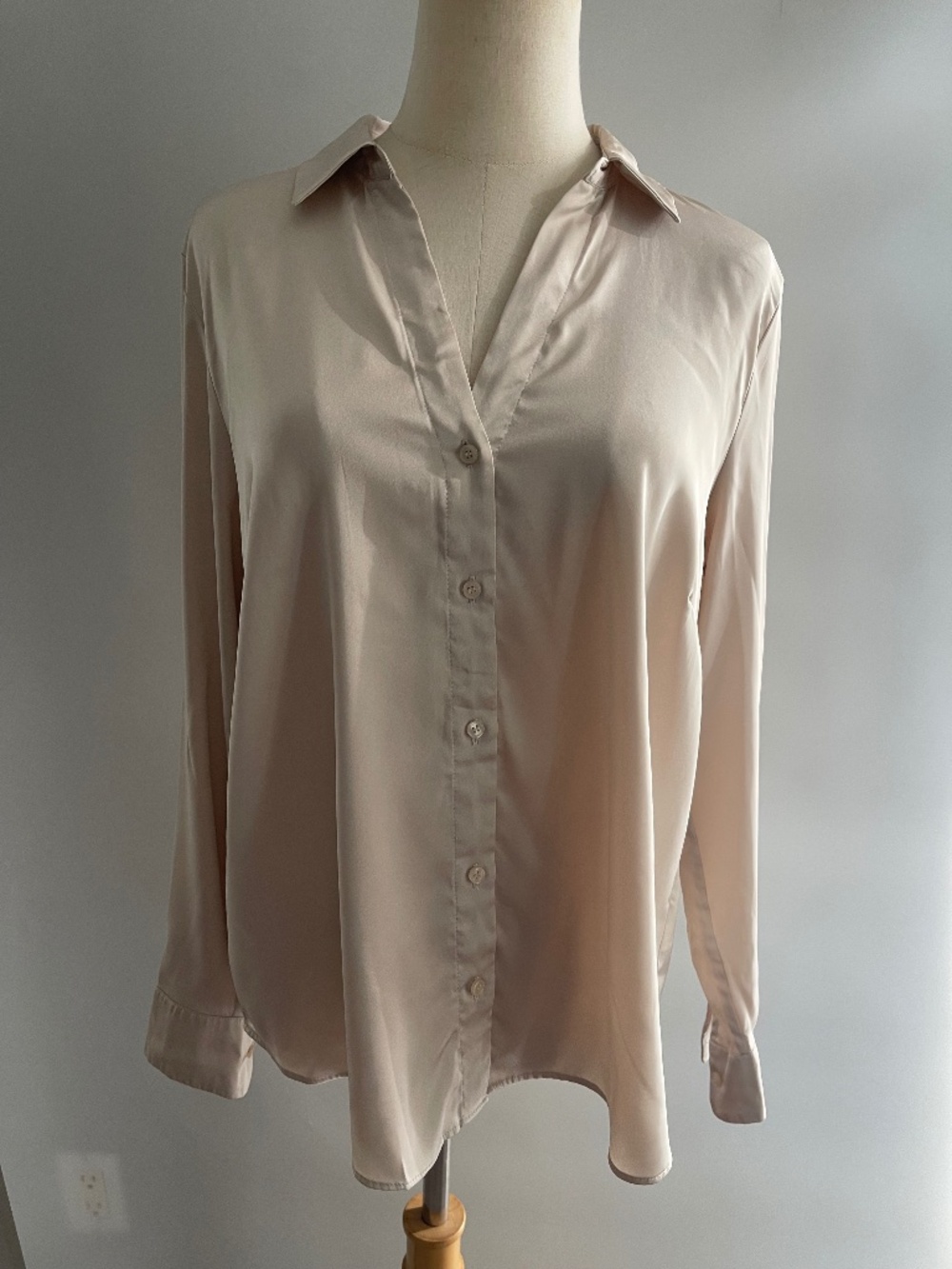 H&M Womens Blush Satin Look Button Up Blouse Size 12 Long Sleeve Shirt